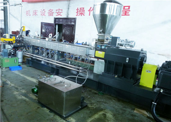 Trung Quốc Máy đùn nhựa trục vít đôi với sản lượng 500kg / giờ hiệu quả cao nhà cung cấp